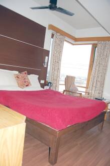Hotel Imperial Lake View, Srinagar 2